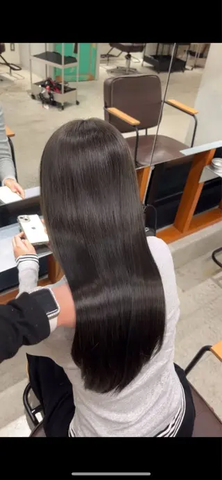 カラー 北川 茉奈のヘアスタイル