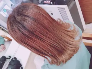 セミロング カラー ラカリテ所属・渋谷 りなのヘアスタイル
