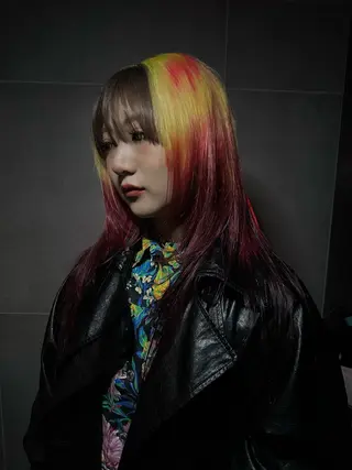 ロング ✴︎TO-MA✴︎ レッドカラー/透明感のヘアスタイル