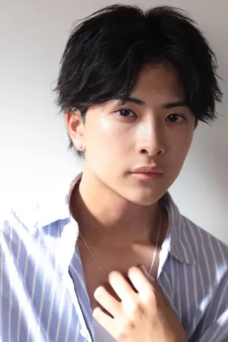 メンズ メンズ ヘアメイク ハイトーン キャロのヘアスタイル