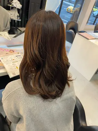 セミロング 超透明感カラー🦋韓 国羽エクステ🪽🫧のヘアスタイル