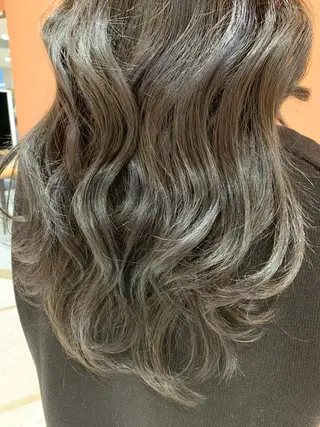 ロング u n aのヘアスタイル
