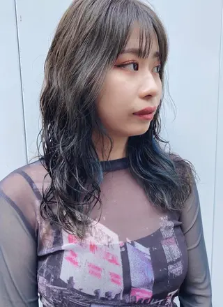 ミディアム カラー 細めハイライト🩶 ボブ/レイヤーカットのヘアスタイル