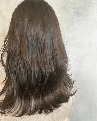 セミロング カラー ere hair salon所属・川﨑 未稀のヘアスタイル