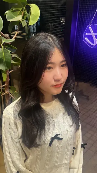 セミロング かりかわ まみのヘアスタイル
