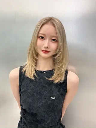 セミロング 大阪ヘアカラー ブリーチmarinaのヘアスタイル