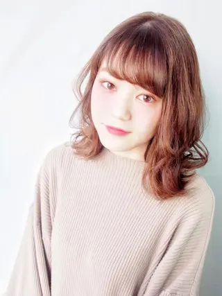 ミディアム カラー パーマ Partie （パルティー）のヘアスタイル