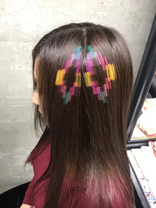 ロング カラー 森本 笑のヘアスタイル