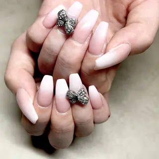 ネイル she nail studio所属・パラジェル/スカルプ salonOerbaのネイルデザイン