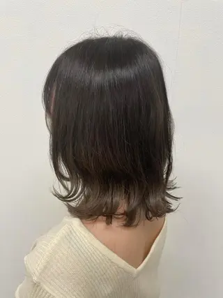 ミディアム 小林 愛花のヘアスタイル