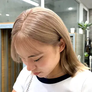 ミディアム カラー Welring hair salon所属・Runa/大人 かわいいハイトーンのヘアスタイル