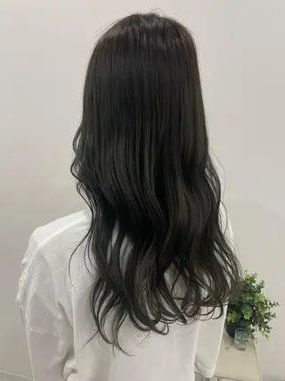 ロング カラー ニシザカ マナのヘアスタイル