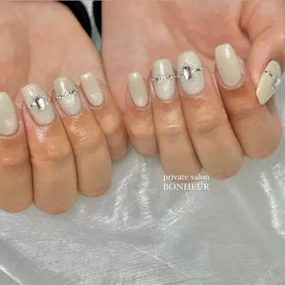 ネイル BONHEUR Annaのネイルデザイン