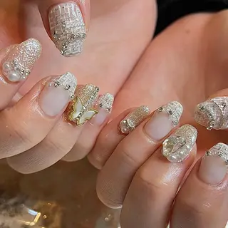 ミディアム ネイル H🌺 NAILのネイルデザイン