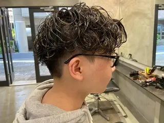 ミディアム パーマ メンズ FM【エフエム】HAVANA所属・💈圧倒的メンズ特化 明大前美容師💈のヘアスタイル