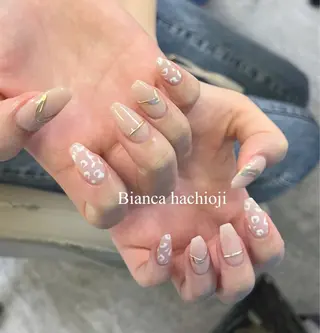 ネイル Bianca🩶 SHIONOのネイルデザイン