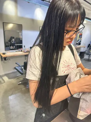 ロング VOICE所属・MIRI MIRIのヘアスタイル