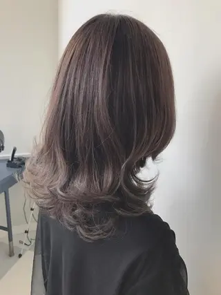 セミロング カラー ヤマナカ エリカのヘアスタイル