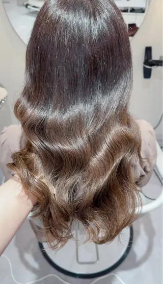 カラー 髙井 麻帆のヘアスタイル