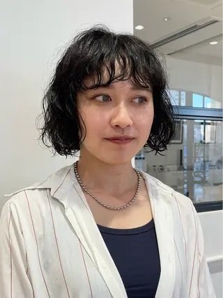 ショート カラー ELLE salon サエのヘアスタイル