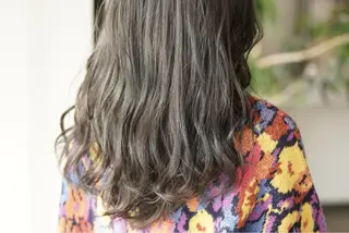 ロング カラー ハイトーン/レイヤー /ケアブリーチ石川治のヘアスタイル