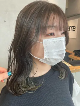 セミロング カラー しのはら まどかのヘアスタイル