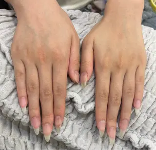 ネイル 𝑴𝑶𝑵𝑬 オフモデル募集中のネイルデザイン
