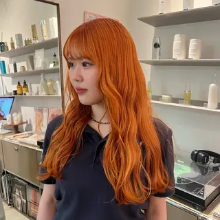 ロング カラー MARIKA 暖色系/ハイトーンのヘアスタイル