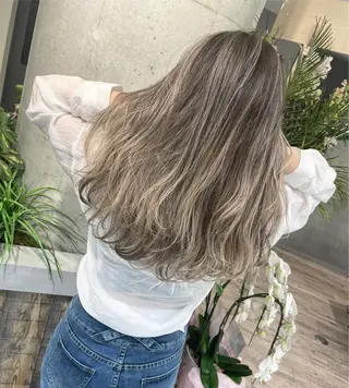 ロング カラー ハイトーン特化サロン 🍑momo🍑のヘアスタイル