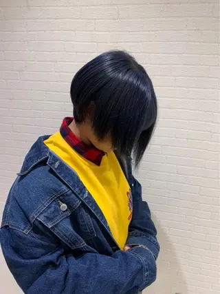 ショート カラー 岩永 梨玖のヘアスタイル