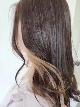 ロング カラー 安達まい/ インナーカラー◎のヘアスタイル