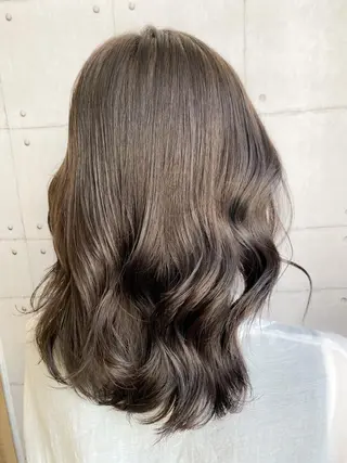 セミロング 福元友梨 ディレクター✂️のヘアスタイル