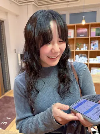 ミディアム パーマ 大橋 芽衣のヘアスタイル