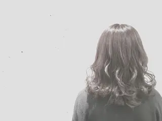 ロング カラー てんま さやかのヘアスタイル