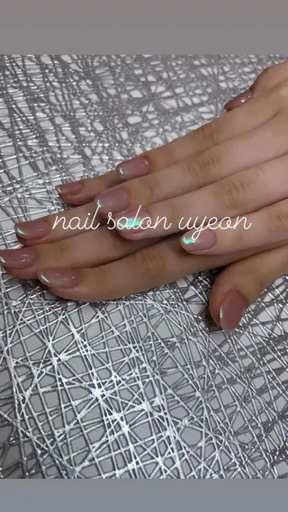 ネイル 鈴木 愛理のネイルデザイン