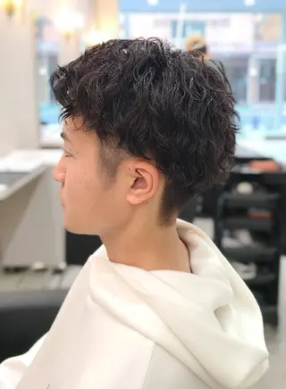 ショート パーマ メンズ 桐島 令奈のヘアスタイル