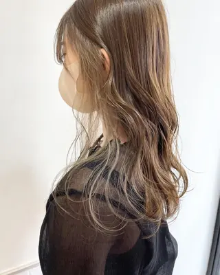 セミロング カラー sherry【シェリー】所属・miho 大国町 柔らかハイトーン💛のヘアスタイル