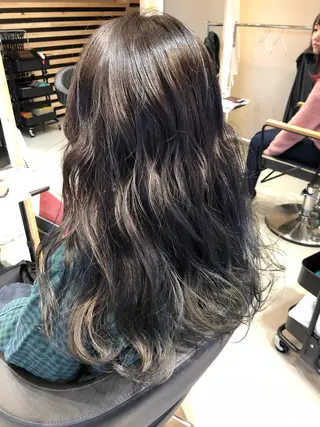 カラー 早川 真幸のヘアスタイル