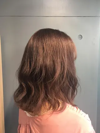 セミロング カラー パーマ 佐藤 実咲のヘアスタイル
