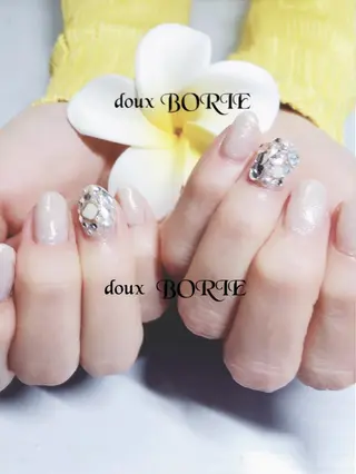 ネイル doux BORIEのネイルデザイン
