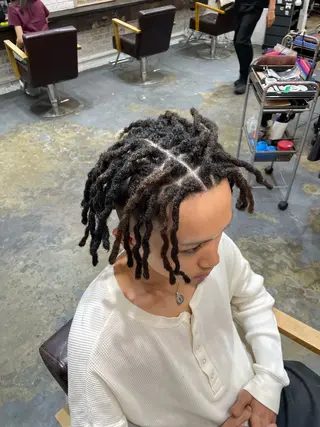 ヘアアレンジ メンズ コーンロウ／ブレイズ SYUのヘアスタイル