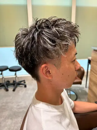 カラー パーマ メンズ 穐山 翔也のヘアスタイル