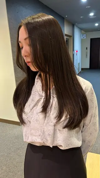 ロング ゆい/パーマ/レイヤ ー/似合わせカラーのヘアスタイル