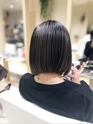 ミディアム カラー CYAN.矢場町店所属・三代 ゆりあのヘアスタイル