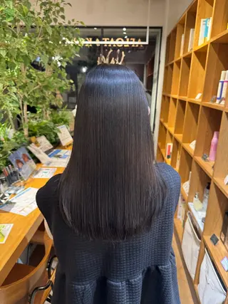 セミロング afloatkobe所属・美髪/髪質改善 川口凌弥のヘアスタイル