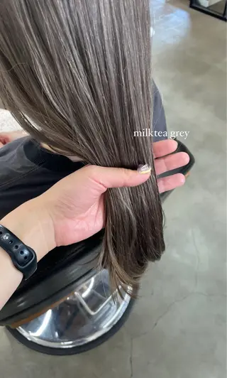 セミロング カラー SALOWIN  吉祥寺店所属・くすみベージュカラー 🪻HARUKAのヘアスタイル