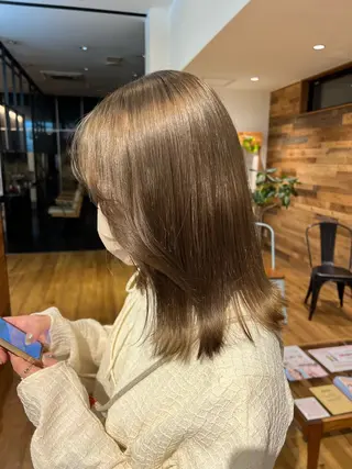 カラー 津田 里菜のヘアスタイル