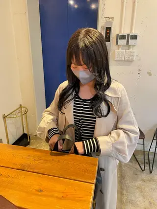 ロング カラー MIOベージュカラー 柔らかいカラーのヘアスタイル