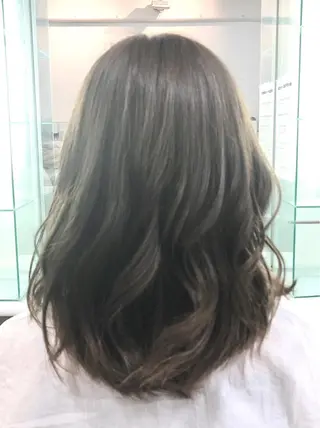 カラー 保住 亮太のヘアスタイル