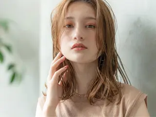 ミディアム カラー 🉐レイヤー/塩見 弘樹🉐渋谷のヘアスタイル